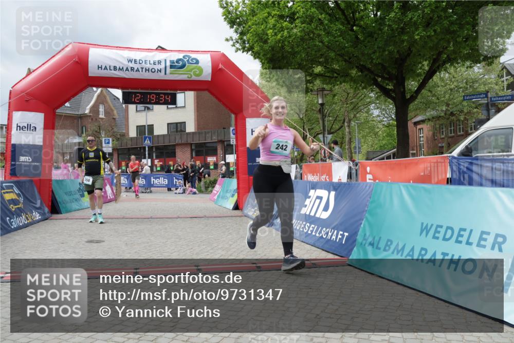 10.05.2026 - 8. Wedeler Halbmarathon Yannick Fuchs http://msf.ph/oto/9731347 10.05.2026 12:19:32 Ziel 242, 358, 708, 2012 meine-sportfotos.de
