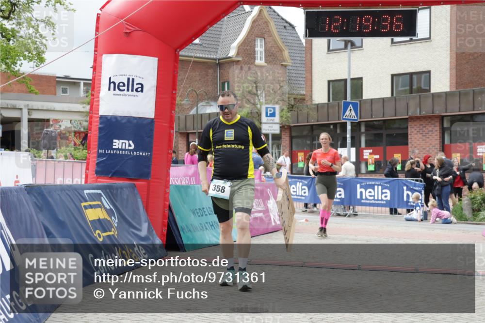 10.05.2026 - 8. Wedeler Halbmarathon Yannick Fuchs http://msf.ph/oto/9731361 10.05.2026 12:19:34 Ziel 242, 358, 2012 meine-sportfotos.de
