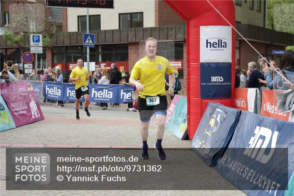 10.05.2026 - 8. Wedeler Halbmarathon Yannick Fuchs http://msf.ph/oto/9731362 10.05.2026 11:45:38 Ziel 367, 370, 2069, 2186 meine-sportfotos.de