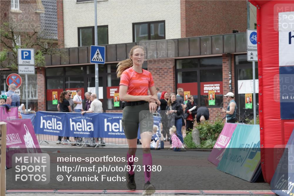 10.05.2026 - 8. Wedeler Halbmarathon Yannick Fuchs http://msf.ph/oto/9731380 10.05.2026 12:19:36 Ziel 242, 358, 2012 meine-sportfotos.de