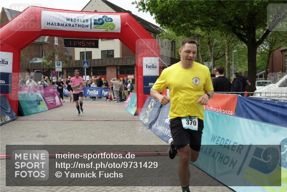 10.05.2026 - 8. Wedeler Halbmarathon Yannick Fuchs http://msf.ph/oto/9731429 10.05.2026 11:45:42 Ziel 367, 370, 459, 460, 2069 meine-sportfotos.de