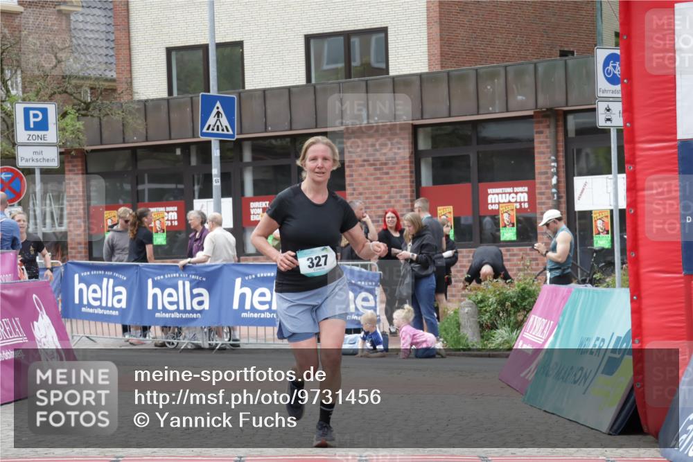 10.05.2026 - 8. Wedeler Halbmarathon Yannick Fuchs http://msf.ph/oto/9731456 10.05.2026 12:19:44 Ziel 327, 1057 meine-sportfotos.de