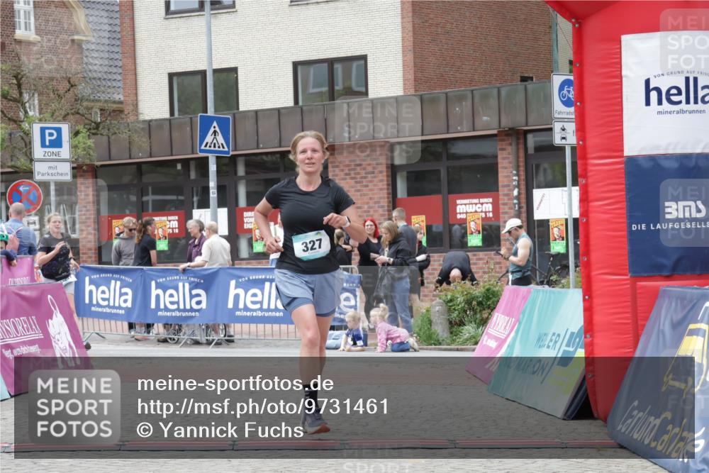 10.05.2026 - 8. Wedeler Halbmarathon Yannick Fuchs http://msf.ph/oto/9731461 10.05.2026 12:19:45 Ziel 327, 1057 meine-sportfotos.de