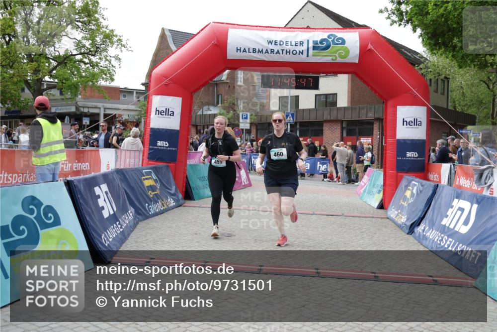 10.05.2026 - 8. Wedeler Halbmarathon Yannick Fuchs http://msf.ph/oto/9731501 10.05.2026 11:45:45 Ziel 370, 459, 460, 2069 meine-sportfotos.de