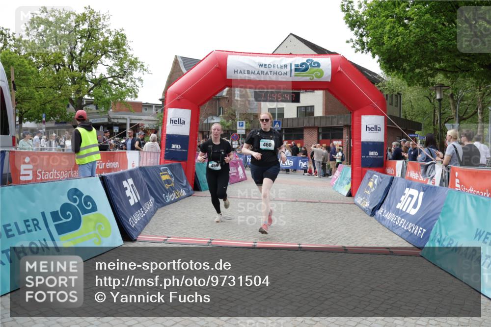 10.05.2026 - 8. Wedeler Halbmarathon Yannick Fuchs http://msf.ph/oto/9731504 10.05.2026 11:45:46 Ziel 370, 459, 460, 2069 meine-sportfotos.de
