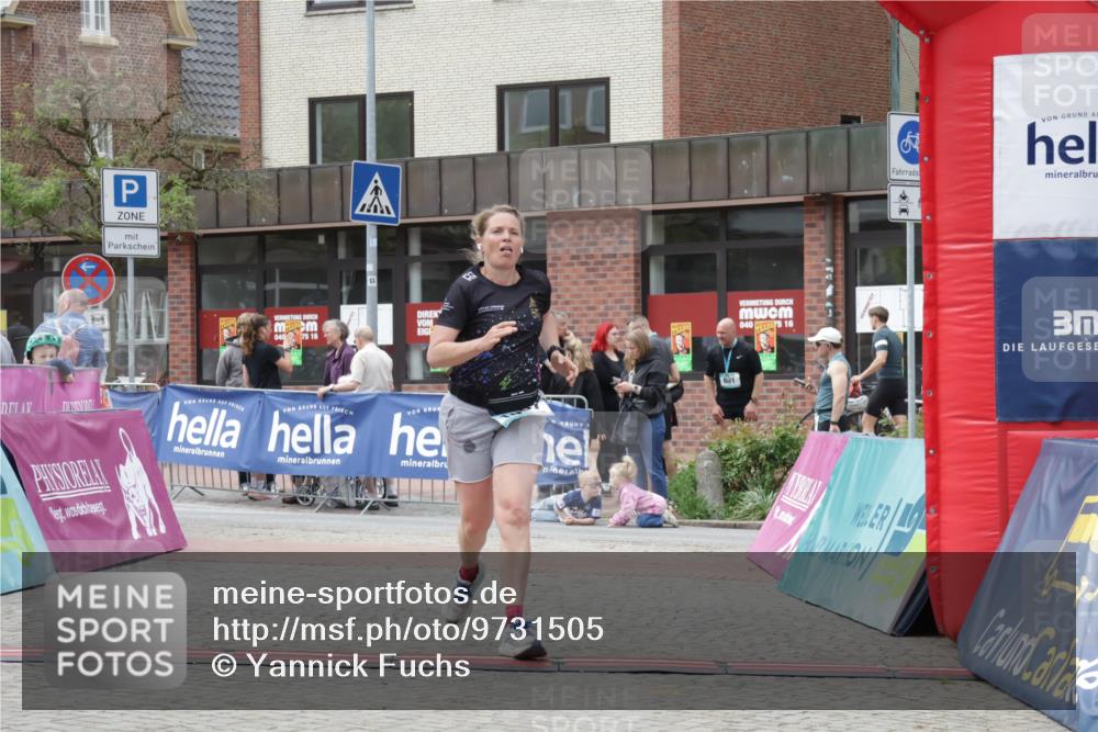 10.05.2026 - 8. Wedeler Halbmarathon Yannick Fuchs http://msf.ph/oto/9731505 10.05.2026 12:19:48 Ziel 327, 1057 meine-sportfotos.de
