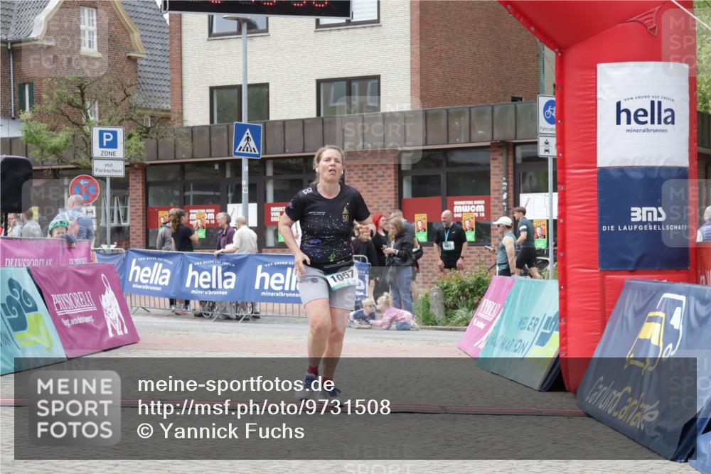 10.05.2026 - 8. Wedeler Halbmarathon Yannick Fuchs http://msf.ph/oto/9731508 10.05.2026 12:19:48 Ziel 327, 1057 meine-sportfotos.de