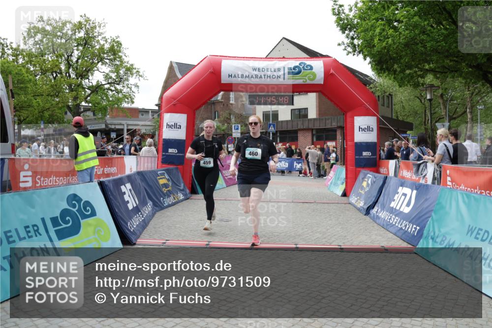 10.05.2026 - 8. Wedeler Halbmarathon Yannick Fuchs http://msf.ph/oto/9731509 10.05.2026 11:45:46 Ziel 370, 459, 460, 2069 meine-sportfotos.de