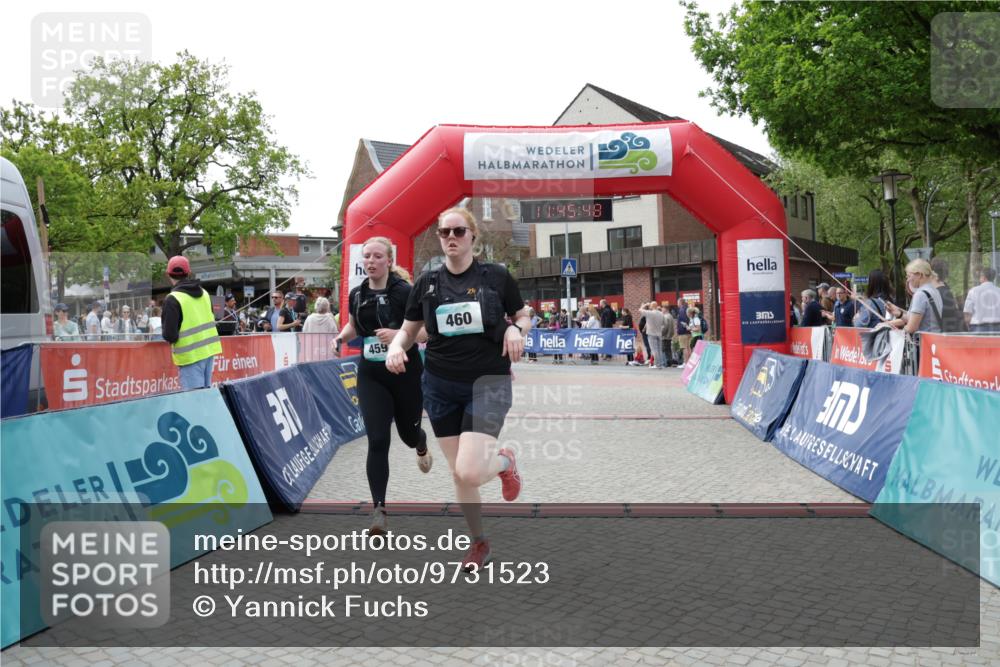 10.05.2026 - 8. Wedeler Halbmarathon Yannick Fuchs http://msf.ph/oto/9731523 10.05.2026 11:45:46 Ziel 370, 459, 460, 2069 meine-sportfotos.de