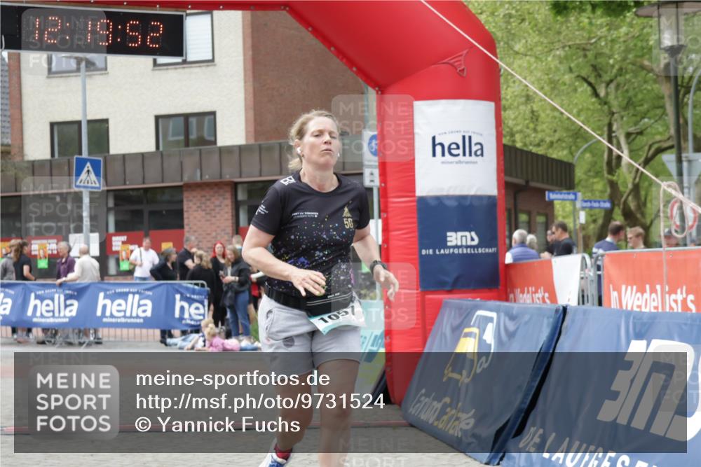 10.05.2026 - 8. Wedeler Halbmarathon Yannick Fuchs http://msf.ph/oto/9731524 10.05.2026 12:19:50 Ziel 327, 1057 meine-sportfotos.de