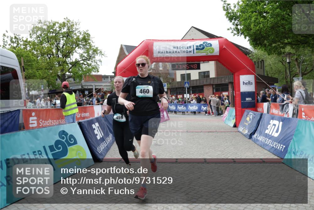 10.05.2026 - 8. Wedeler Halbmarathon Yannick Fuchs http://msf.ph/oto/9731529 10.05.2026 11:45:46 Ziel 370, 459, 460, 2069 meine-sportfotos.de