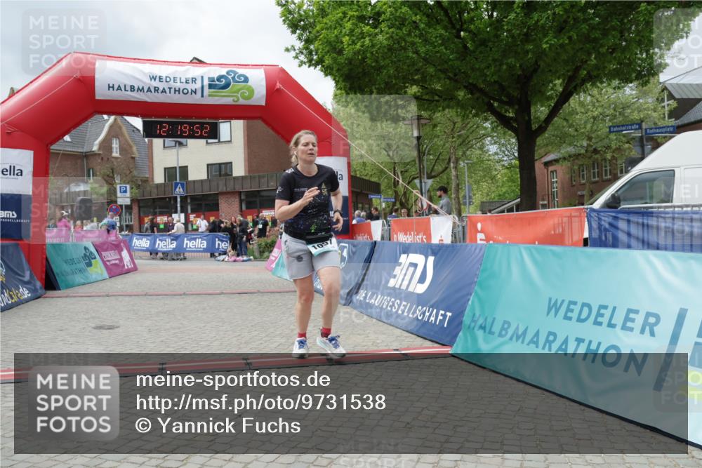 10.05.2026 - 8. Wedeler Halbmarathon Yannick Fuchs http://msf.ph/oto/9731538 10.05.2026 12:19:50 Ziel 327, 1057 meine-sportfotos.de