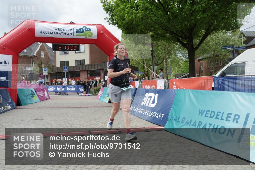 10.05.2026 - 8. Wedeler Halbmarathon Yannick Fuchs http://msf.ph/oto/9731542 10.05.2026 12:19:50 Ziel 327, 1057 meine-sportfotos.de