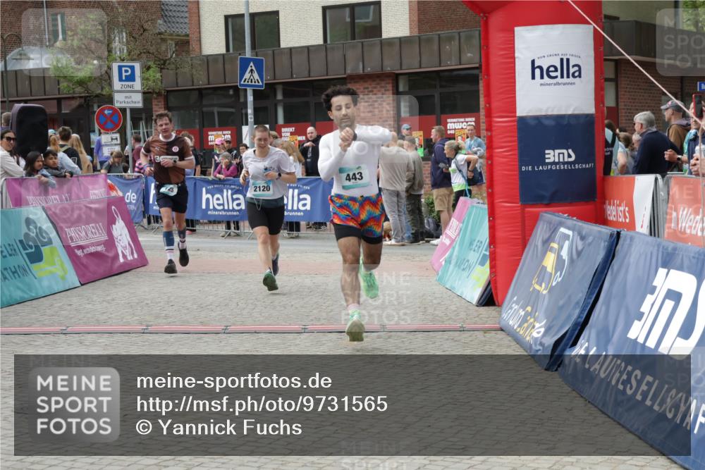 10.05.2026 - 8. Wedeler Halbmarathon Yannick Fuchs http://msf.ph/oto/9731565 10.05.2026 11:45:51 Ziel 443, 459, 725, 2120 meine-sportfotos.de