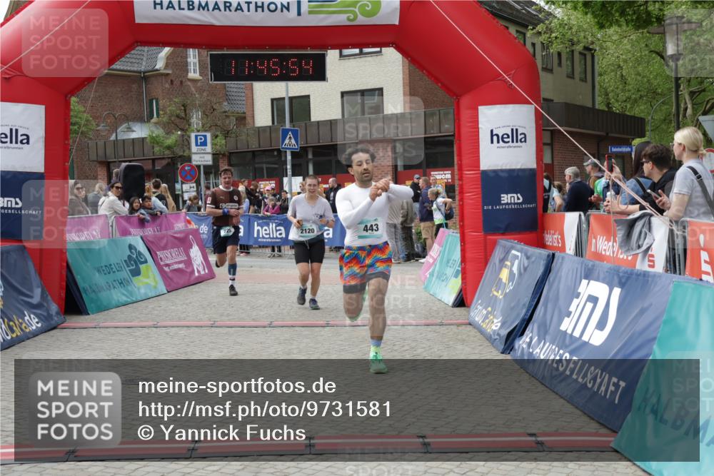 10.05.2026 - 8. Wedeler Halbmarathon Yannick Fuchs http://msf.ph/oto/9731581 10.05.2026 11:45:52 Ziel 443, 725, 2120 meine-sportfotos.de
