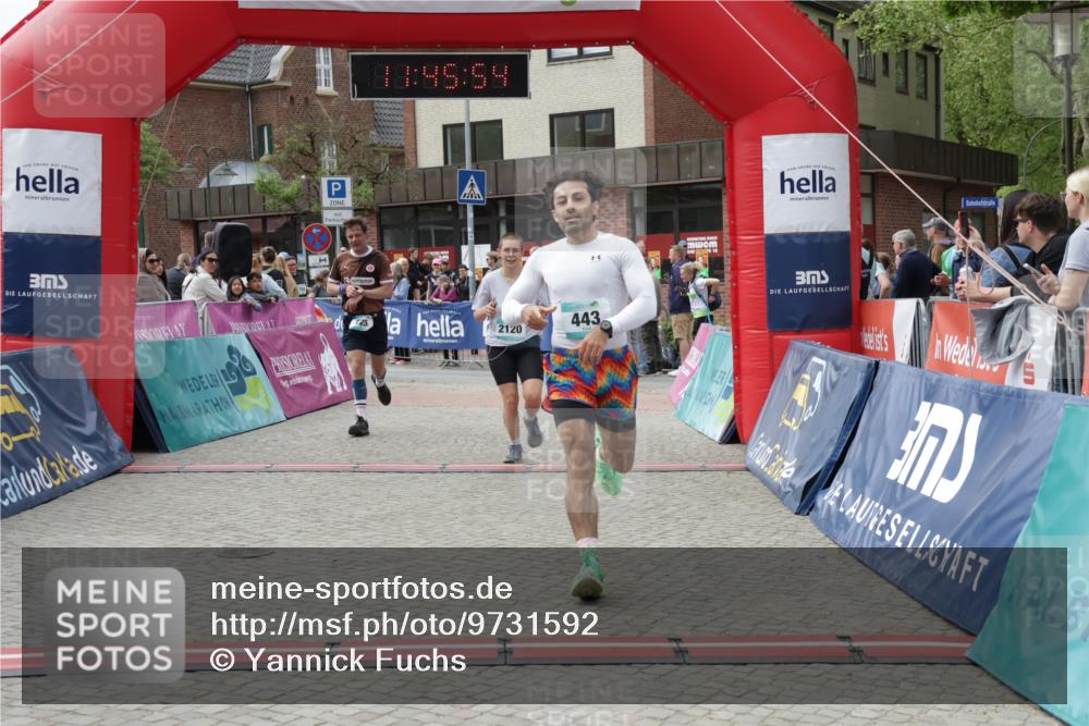 10.05.2026 - 8. Wedeler Halbmarathon Yannick Fuchs http://msf.ph/oto/9731592 10.05.2026 11:45:52 Ziel 443, 725, 2120 meine-sportfotos.de