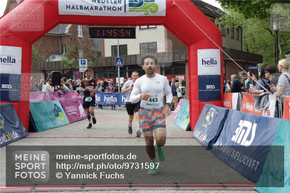 10.05.2026 - 8. Wedeler Halbmarathon Yannick Fuchs http://msf.ph/oto/9731597 10.05.2026 11:45:52 Ziel 443, 725, 2120 meine-sportfotos.de