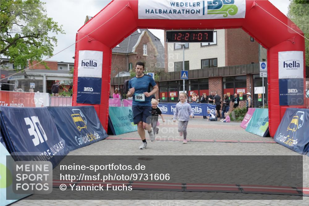 10.05.2026 - 8. Wedeler Halbmarathon Yannick Fuchs http://msf.ph/oto/9731606 10.05.2026 12:21:05 Ziel 556 meine-sportfotos.de