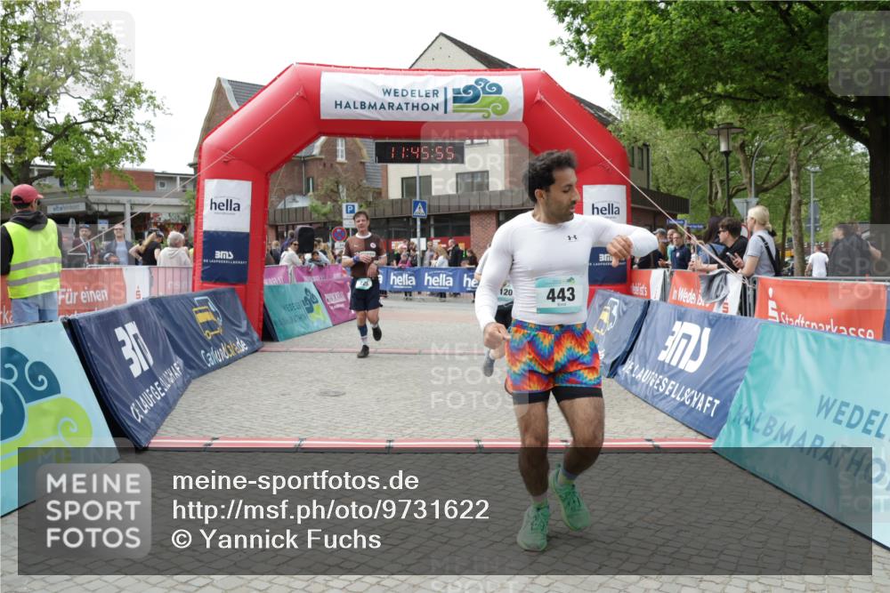 10.05.2026 - 8. Wedeler Halbmarathon Yannick Fuchs http://msf.ph/oto/9731622 10.05.2026 11:45:53 Ziel 443, 725, 759, 2120 meine-sportfotos.de
