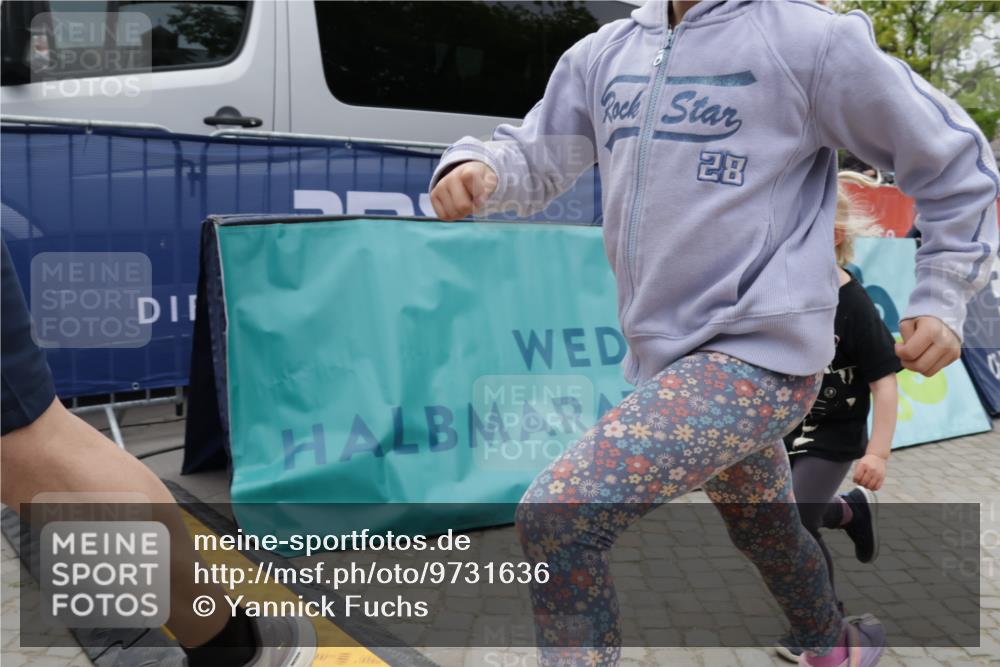 10.05.2026 - 8. Wedeler Halbmarathon Yannick Fuchs http://msf.ph/oto/9731636 10.05.2026 12:21:08 Ziel 556 meine-sportfotos.de