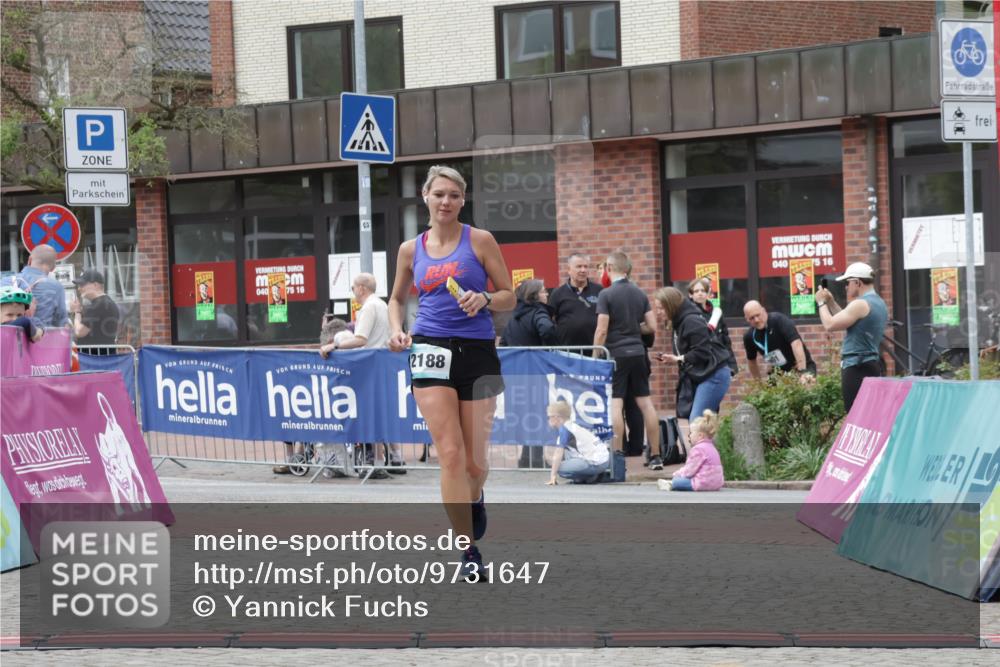 10.05.2026 - 8. Wedeler Halbmarathon Yannick Fuchs http://msf.ph/oto/9731647 10.05.2026 12:21:12 Ziel 2188 meine-sportfotos.de