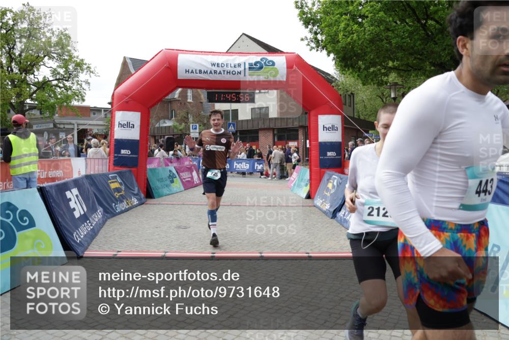 10.05.2026 - 8. Wedeler Halbmarathon Yannick Fuchs http://msf.ph/oto/9731648 10.05.2026 11:45:55 Ziel 443, 725, 759, 2120 meine-sportfotos.de