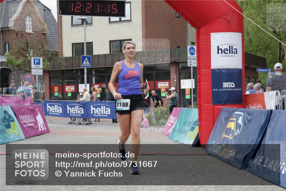 10.05.2026 - 8. Wedeler Halbmarathon Yannick Fuchs http://msf.ph/oto/9731667 10.05.2026 12:21:13 Ziel 93, 2188 meine-sportfotos.de