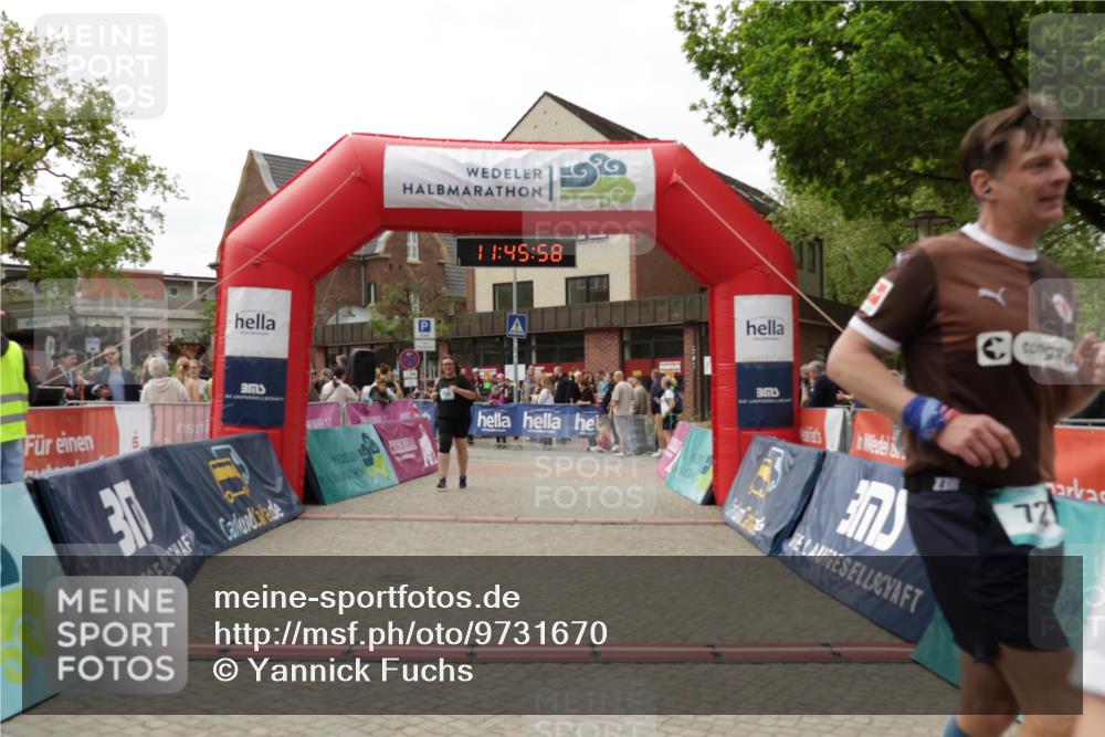 10.05.2026 - 8. Wedeler Halbmarathon Yannick Fuchs http://msf.ph/oto/9731670 10.05.2026 11:45:56 Ziel 443, 725, 759, 2120 meine-sportfotos.de