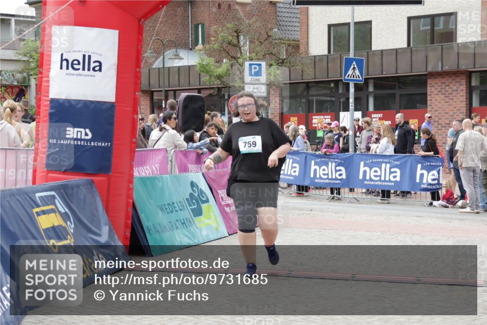 10.05.2026 - 8. Wedeler Halbmarathon Yannick Fuchs http://msf.ph/oto/9731685 10.05.2026 11:45:58 Ziel 725, 759, 2120 meine-sportfotos.de