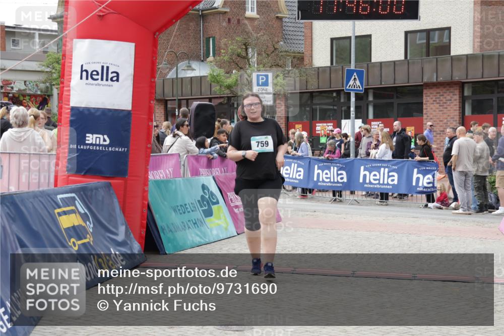10.05.2026 - 8. Wedeler Halbmarathon Yannick Fuchs http://msf.ph/oto/9731690 10.05.2026 11:45:58 Ziel 725, 759, 2120 meine-sportfotos.de
