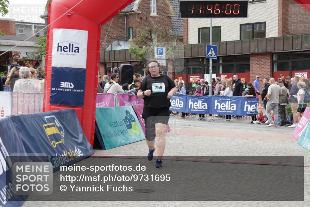 10.05.2026 - 8. Wedeler Halbmarathon Yannick Fuchs http://msf.ph/oto/9731695 10.05.2026 11:45:58 Ziel 725, 759, 2120 meine-sportfotos.de