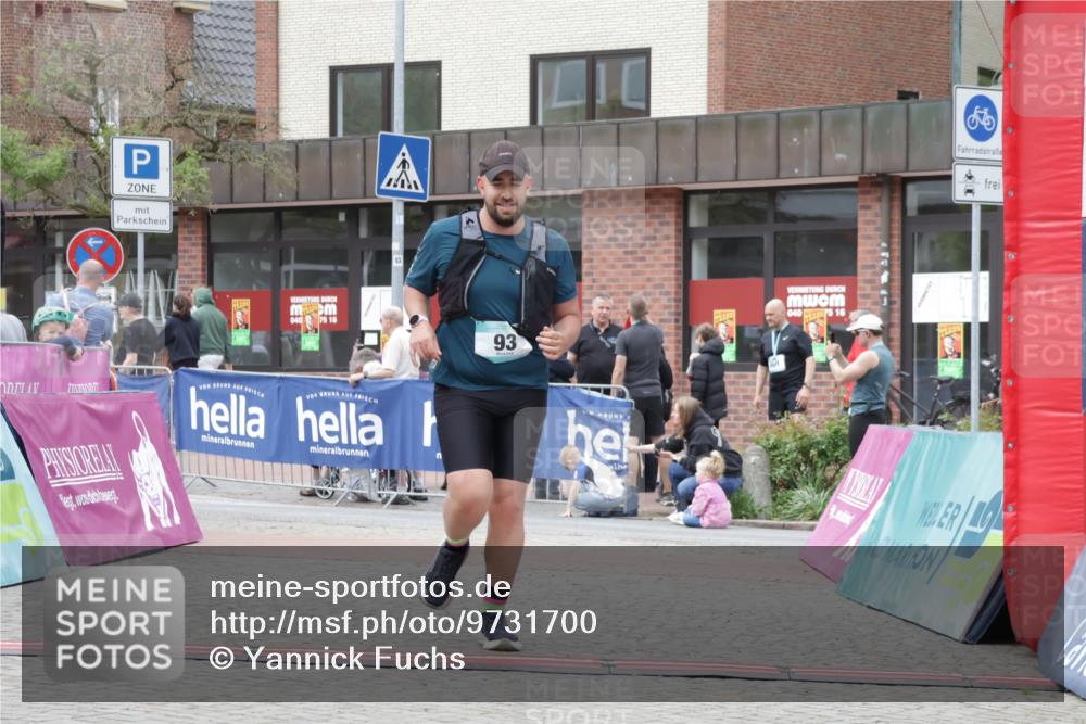 10.05.2026 - 8. Wedeler Halbmarathon Yannick Fuchs http://msf.ph/oto/9731700 10.05.2026 12:21:17 Ziel 93, 2188 meine-sportfotos.de
