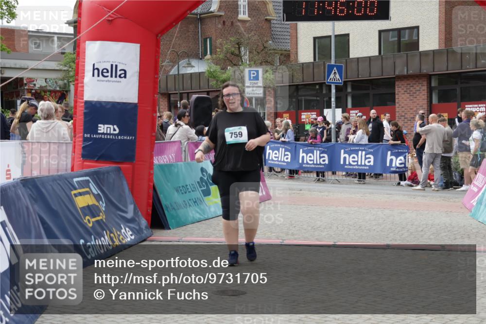 10.05.2026 - 8. Wedeler Halbmarathon Yannick Fuchs http://msf.ph/oto/9731705 10.05.2026 11:45:58 Ziel 725, 759, 2120 meine-sportfotos.de
