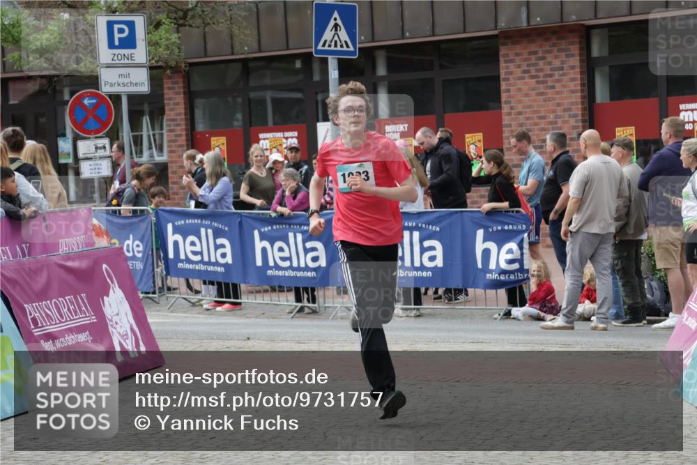 10.05.2026 - 8. Wedeler Halbmarathon Yannick Fuchs http://msf.ph/oto/9731757 10.05.2026 11:46:06 Ziel 1023 meine-sportfotos.de