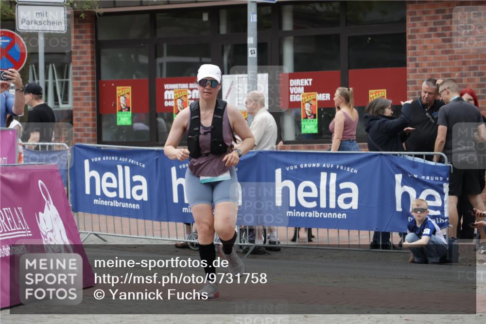 10.05.2026 - 8. Wedeler Halbmarathon Yannick Fuchs http://msf.ph/oto/9731758 10.05.2026 12:21:26 Ziel 617 meine-sportfotos.de