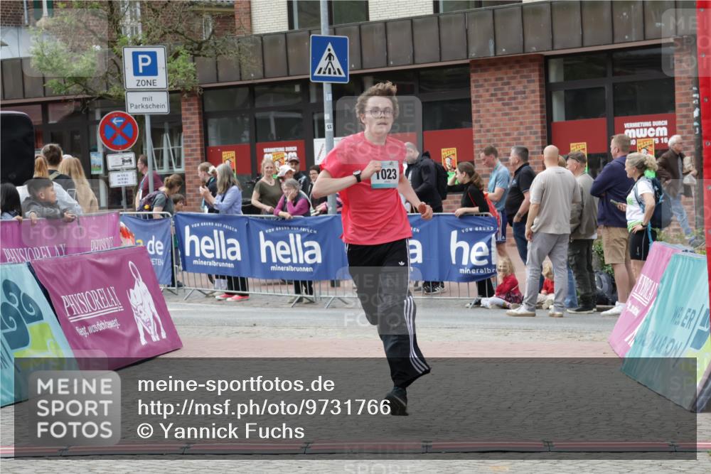 10.05.2026 - 8. Wedeler Halbmarathon Yannick Fuchs http://msf.ph/oto/9731766 10.05.2026 11:46:07 Ziel 1023 meine-sportfotos.de