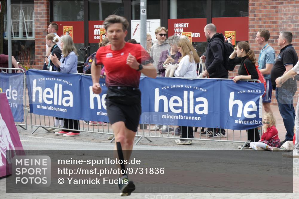10.05.2026 - 8. Wedeler Halbmarathon Yannick Fuchs http://msf.ph/oto/9731836 10.05.2026 11:46:10 Ziel 580, 1023 meine-sportfotos.de
