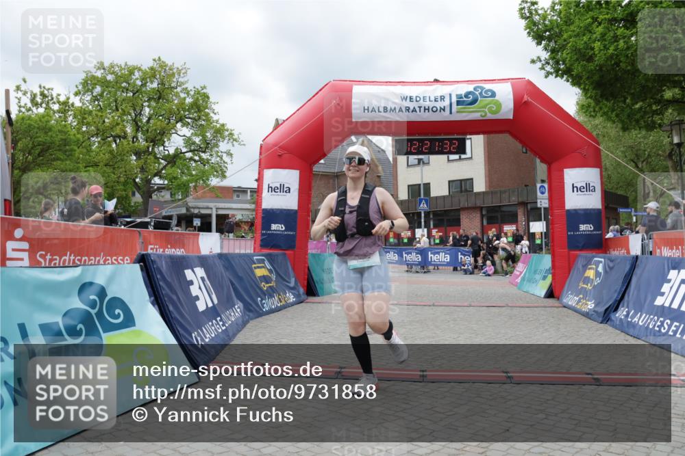 10.05.2026 - 8. Wedeler Halbmarathon Yannick Fuchs http://msf.ph/oto/9731858 10.05.2026 12:21:30 Ziel 617 meine-sportfotos.de