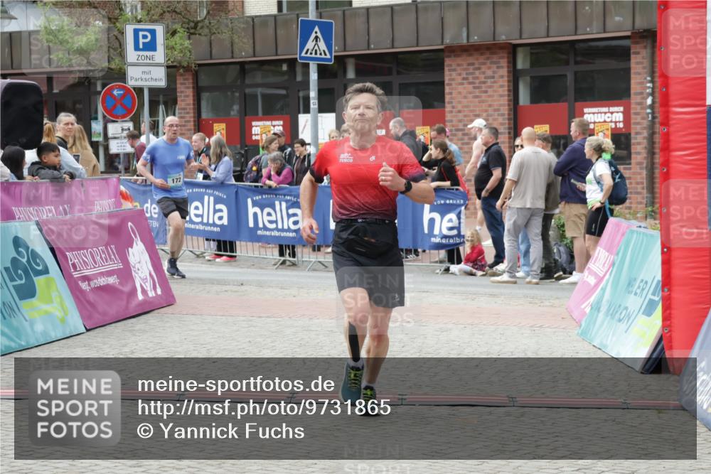 10.05.2026 - 8. Wedeler Halbmarathon Yannick Fuchs http://msf.ph/oto/9731865 10.05.2026 11:46:12 Ziel 172, 580, 1023 meine-sportfotos.de