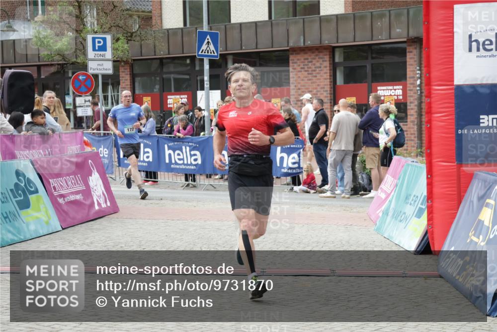 10.05.2026 - 8. Wedeler Halbmarathon Yannick Fuchs http://msf.ph/oto/9731870 10.05.2026 11:46:12 Ziel 172, 580, 1023 meine-sportfotos.de