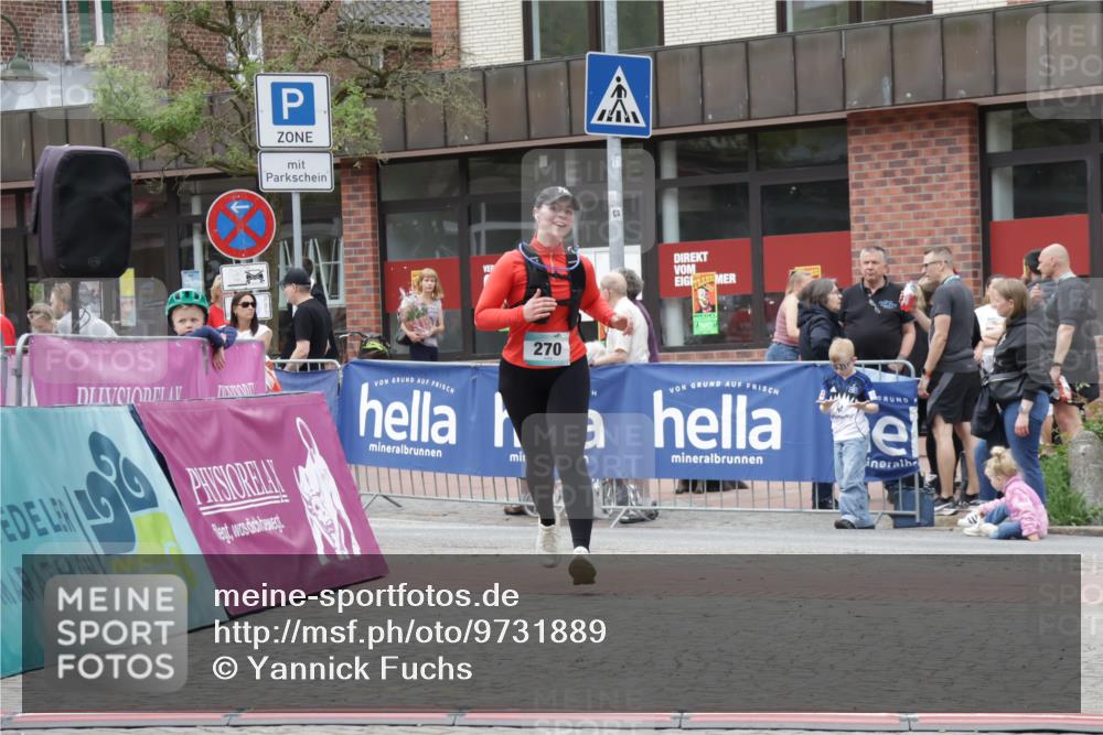 10.05.2026 - 8. Wedeler Halbmarathon Yannick Fuchs http://msf.ph/oto/9731889 10.05.2026 12:22:11 Ziel 270 meine-sportfotos.de
