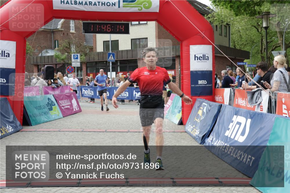 10.05.2026 - 8. Wedeler Halbmarathon Yannick Fuchs http://msf.ph/oto/9731896 10.05.2026 11:46:13 Ziel 172, 580, 1023, 2032, 2033 meine-sportfotos.de