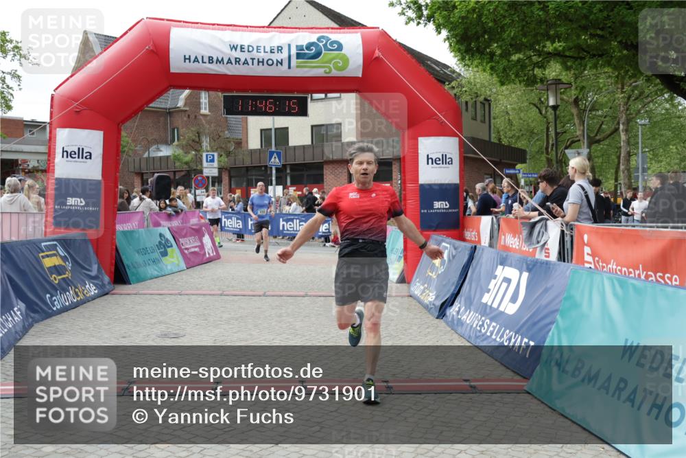 10.05.2026 - 8. Wedeler Halbmarathon Yannick Fuchs http://msf.ph/oto/9731901 10.05.2026 11:46:13 Ziel 172, 580, 1023, 2032, 2033 meine-sportfotos.de