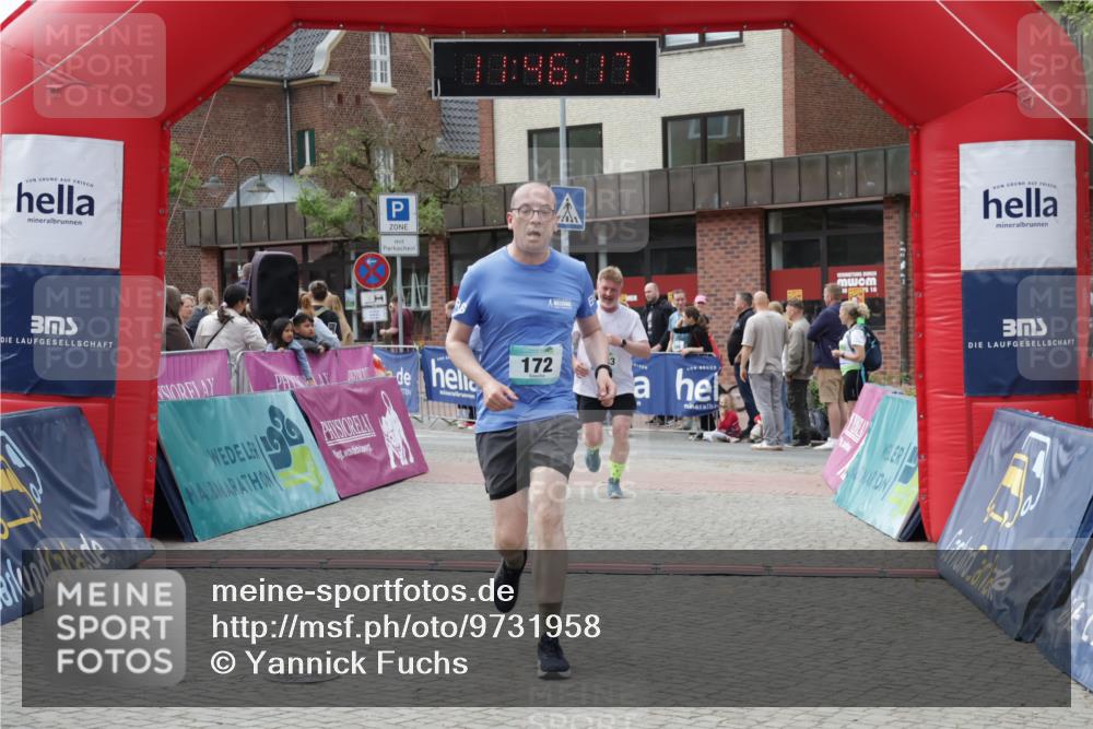 10.05.2026 - 8. Wedeler Halbmarathon Yannick Fuchs http://msf.ph/oto/9731958 10.05.2026 11:46:16 Ziel 172, 580, 2032, 2033 meine-sportfotos.de