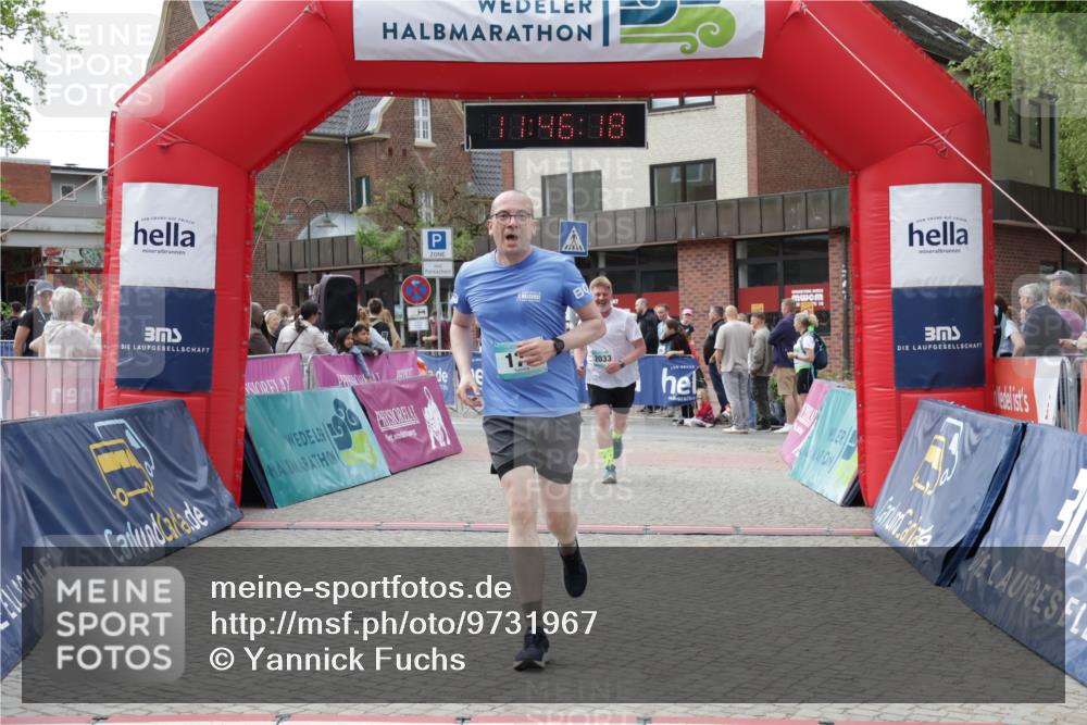 10.05.2026 - 8. Wedeler Halbmarathon Yannick Fuchs http://msf.ph/oto/9731967 10.05.2026 11:46:16 Ziel 172, 580, 2032, 2033 meine-sportfotos.de