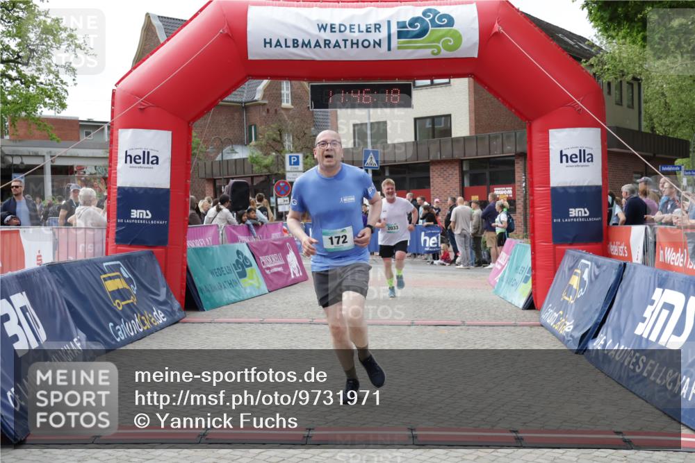 10.05.2026 - 8. Wedeler Halbmarathon Yannick Fuchs http://msf.ph/oto/9731971 10.05.2026 11:46:16 Ziel 172, 580, 2032, 2033 meine-sportfotos.de