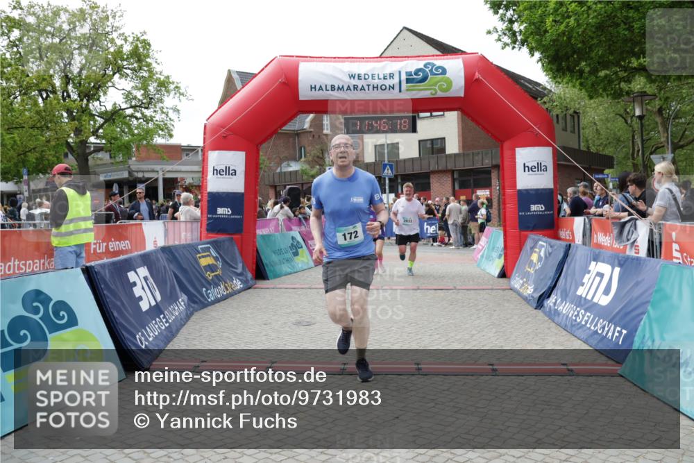 10.05.2026 - 8. Wedeler Halbmarathon Yannick Fuchs http://msf.ph/oto/9731983 10.05.2026 11:46:16 Ziel 172, 580, 2032, 2033 meine-sportfotos.de