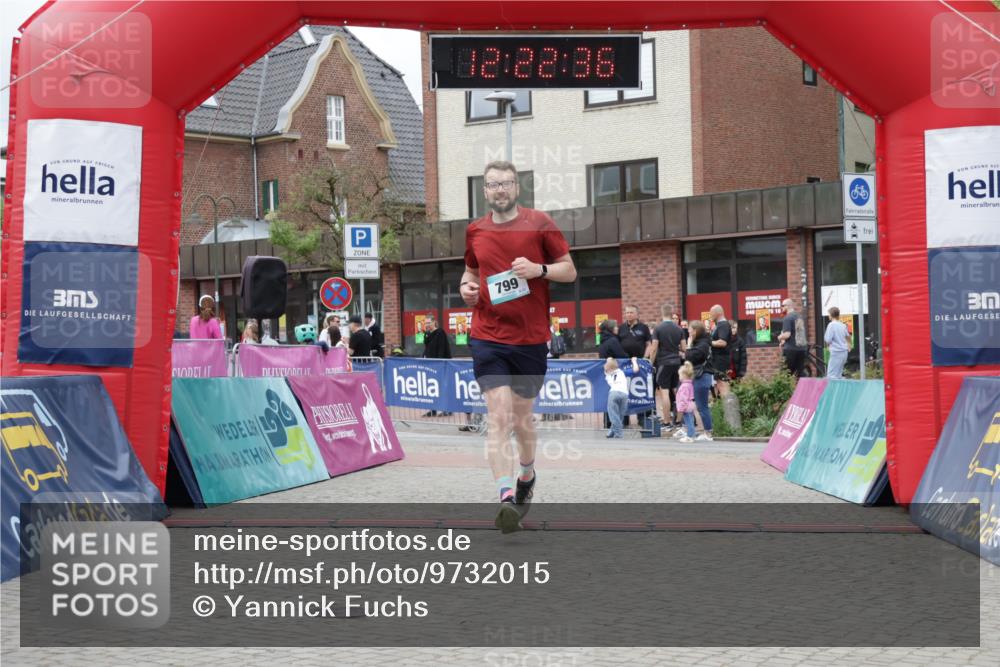 10.05.2026 - 8. Wedeler Halbmarathon Yannick Fuchs http://msf.ph/oto/9732015 10.05.2026 12:22:34 Ziel 799 meine-sportfotos.de