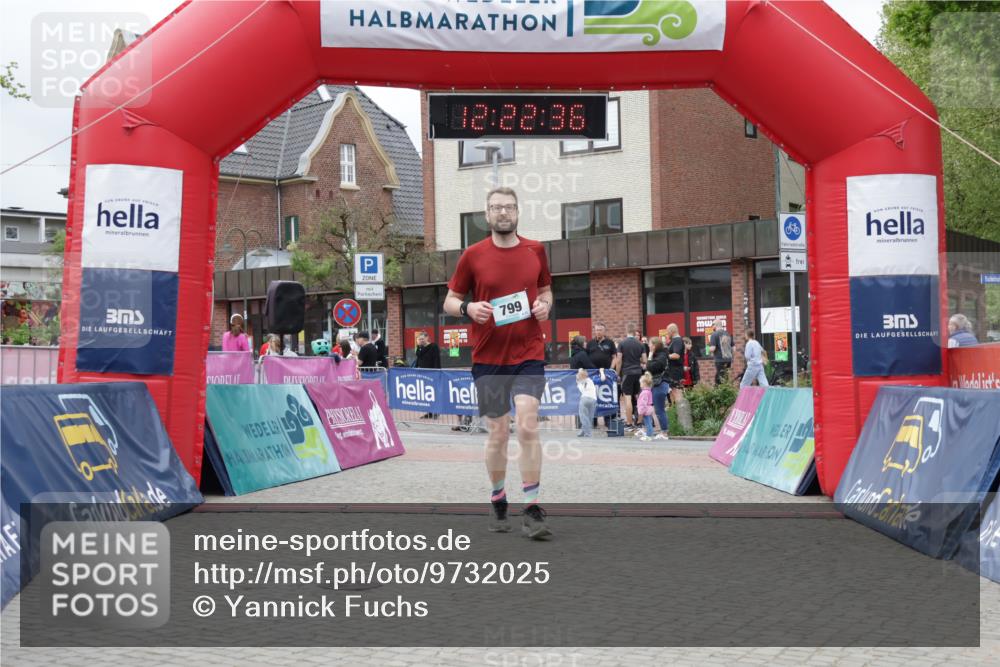 10.05.2026 - 8. Wedeler Halbmarathon Yannick Fuchs http://msf.ph/oto/9732025 10.05.2026 12:22:34 Ziel 799 meine-sportfotos.de