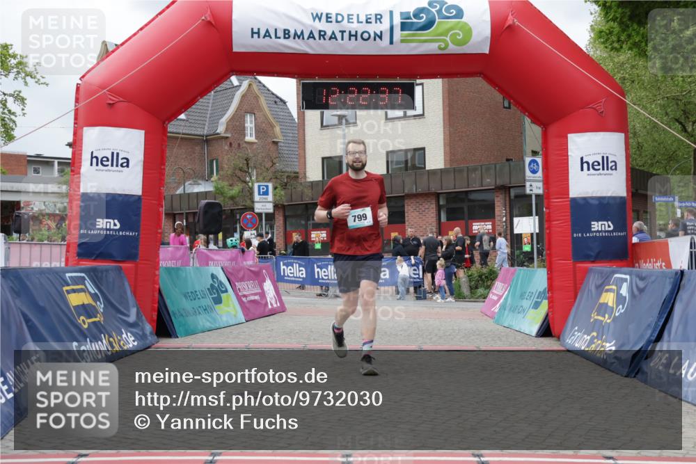 10.05.2026 - 8. Wedeler Halbmarathon Yannick Fuchs http://msf.ph/oto/9732030 10.05.2026 12:22:35 Ziel 799 meine-sportfotos.de